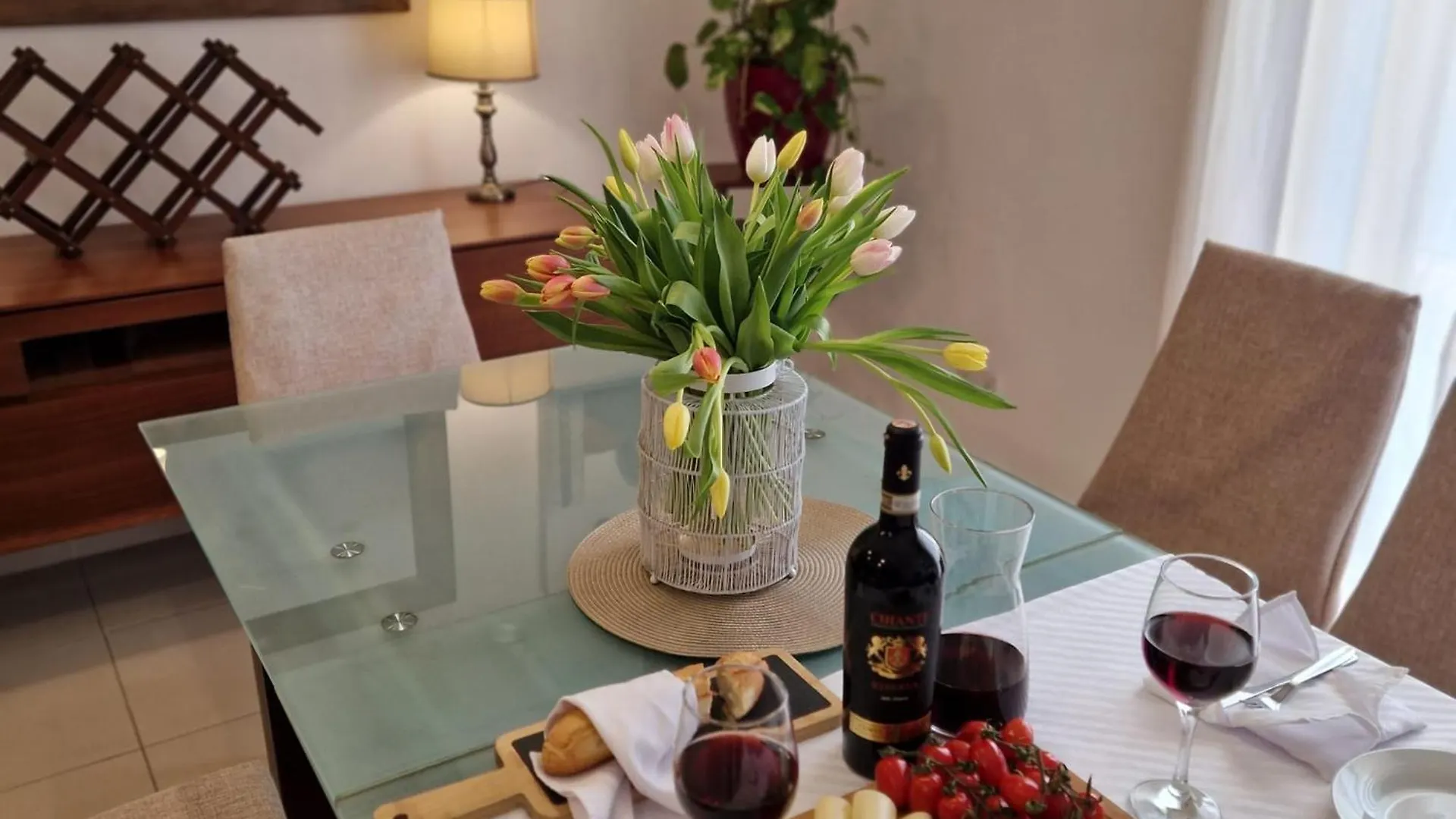 St Julians Cute Holiday Apartment With Side Seaview Saint Julian's マルタ