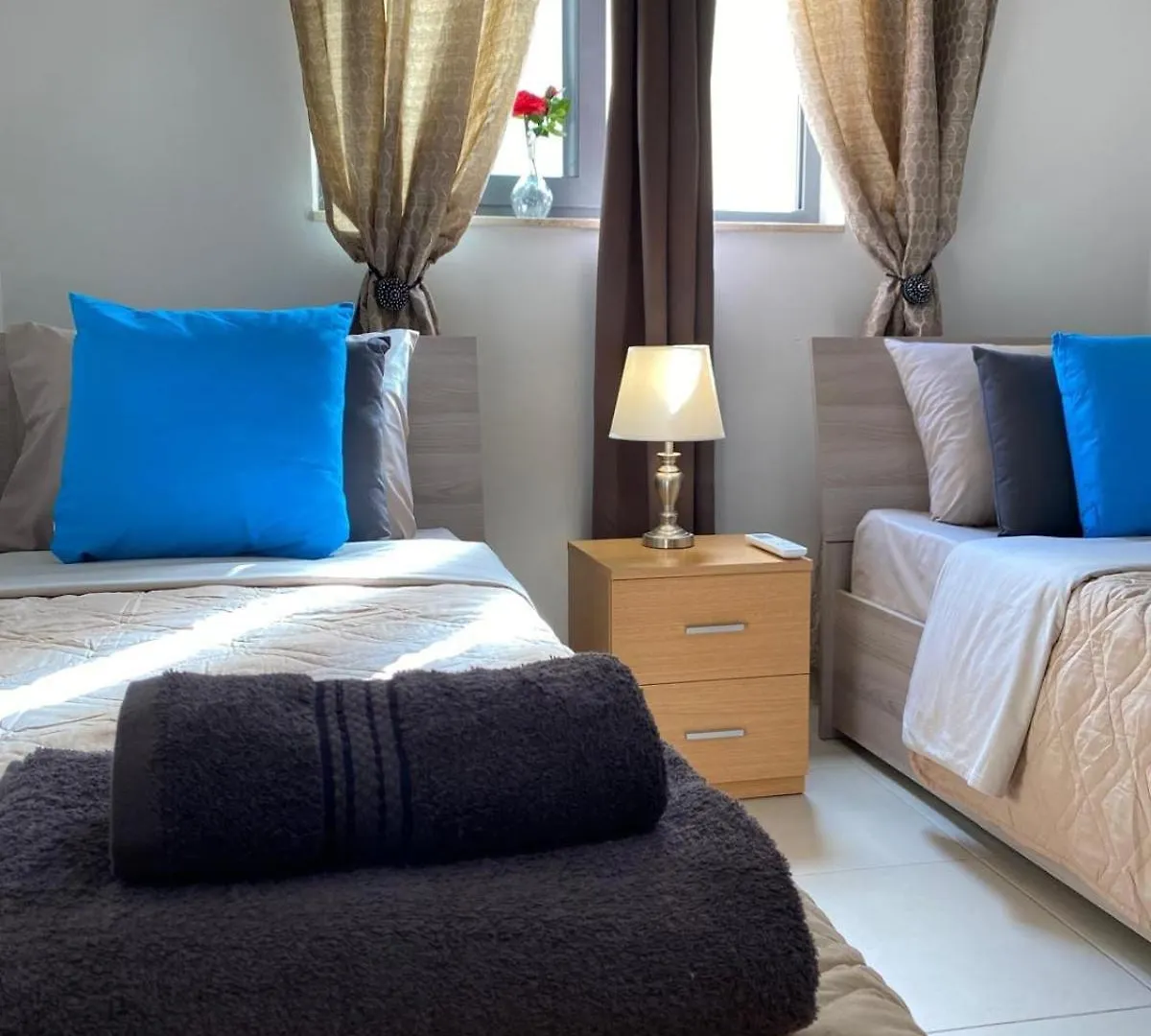 St Julians Cute Holiday Apartment With Side Seaview Saint Julian's マルタ